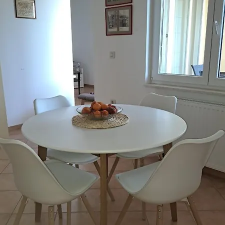 Jele Apartment *